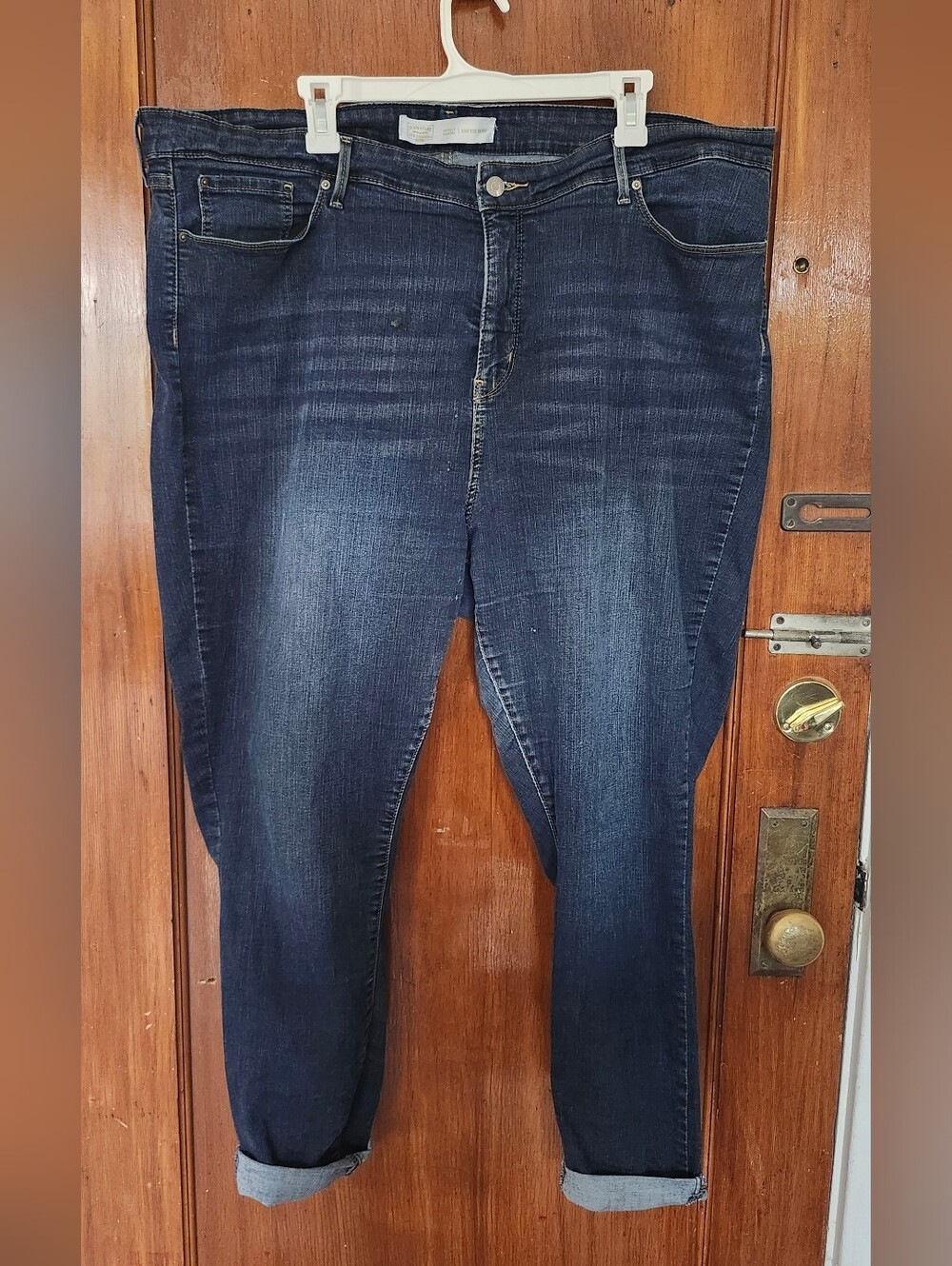Levi high rise skinny jean